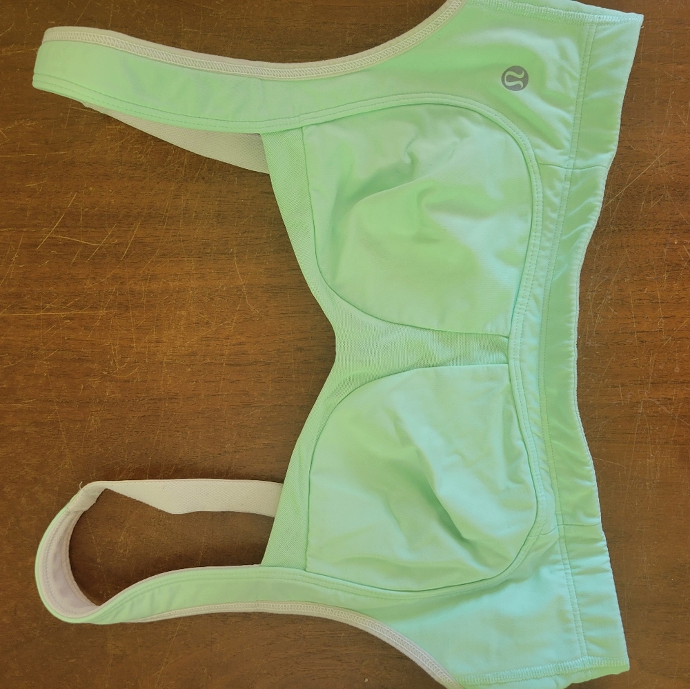 Lululemon sports bra 34C